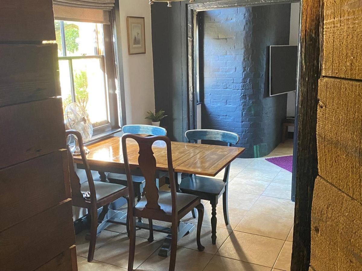 Betsey Trotwood. Historic Stylish 2-Bed Cottage. Blundeston Dış mekan fotoğraf