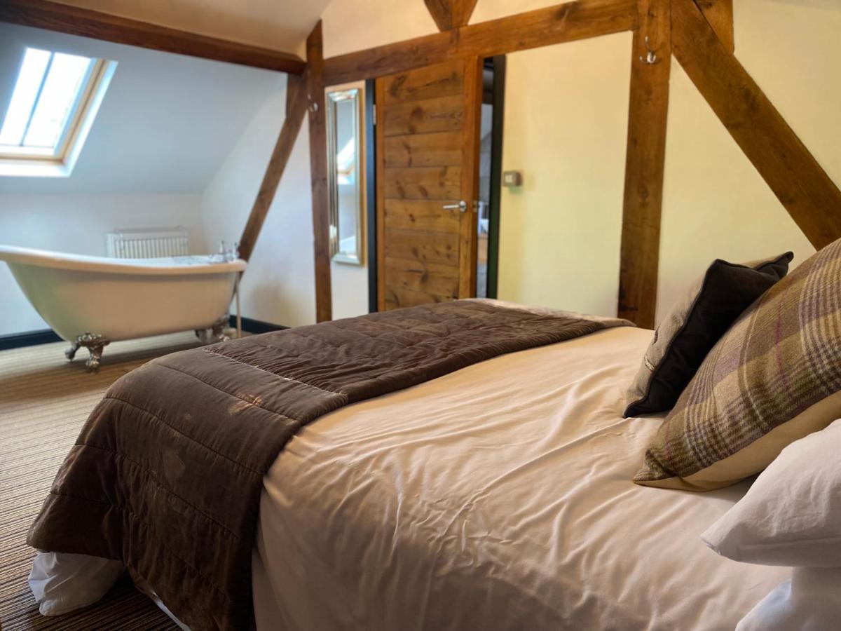 Betsey Trotwood. Historic Stylish 2-Bed Cottage. Blundeston Dış mekan fotoğraf