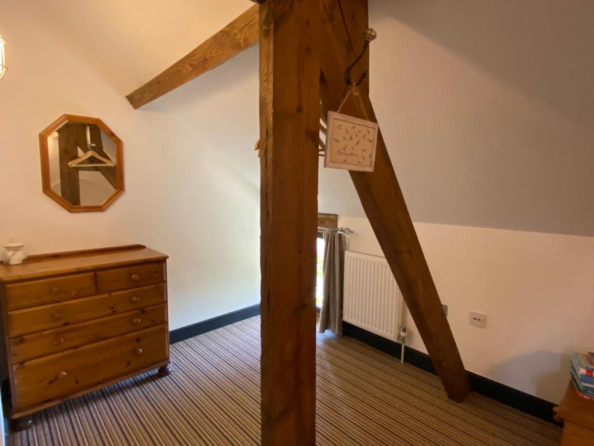 Betsey Trotwood. Historic Stylish 2-Bed Cottage. Blundeston Dış mekan fotoğraf