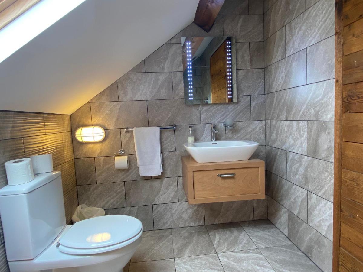 Betsey Trotwood. Historic Stylish 2-Bed Cottage. Blundeston Dış mekan fotoğraf
